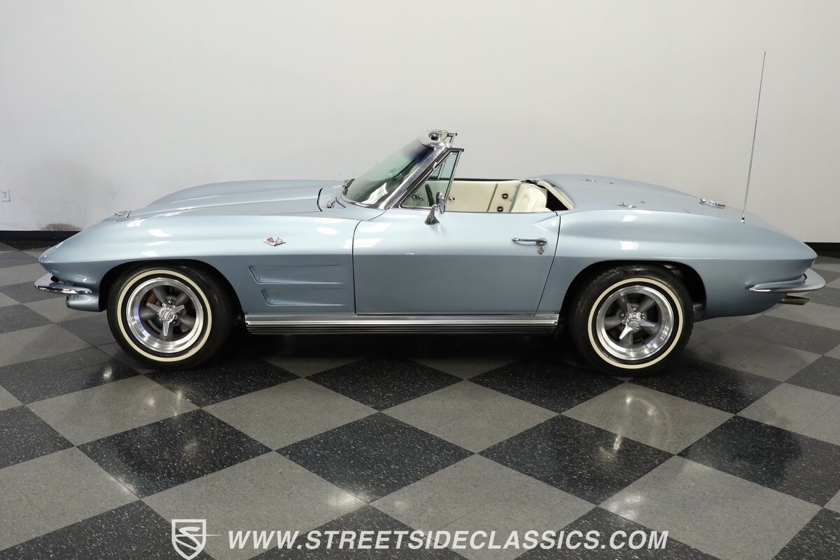 Chevrolet-Corvette-1964-Convertible-2