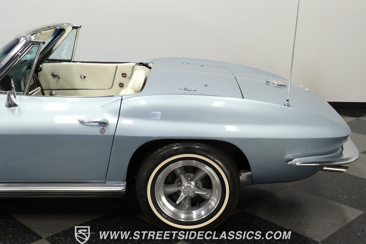 Chevrolet-Corvette-1964-Convertible-22