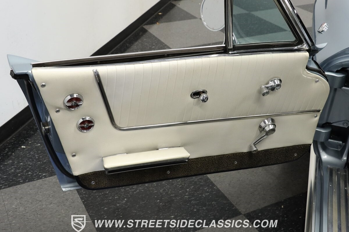 Chevrolet-Corvette-1964-Convertible-32
