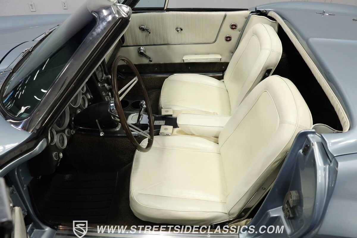 Chevrolet-Corvette-1964-Convertible-33