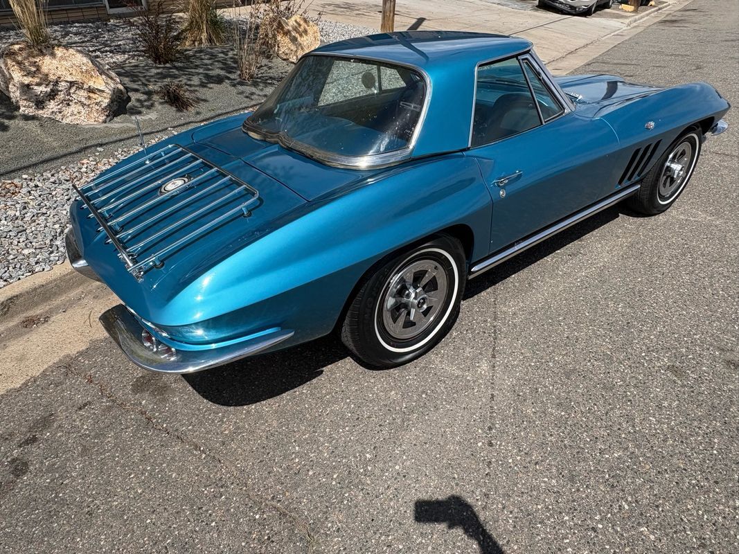 Chevrolet-Corvette-1965-11