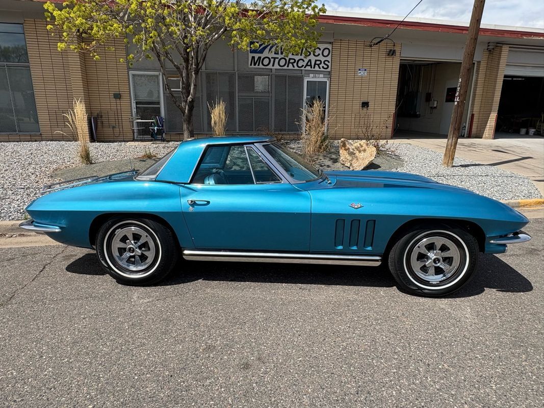 Chevrolet-Corvette-1965-13