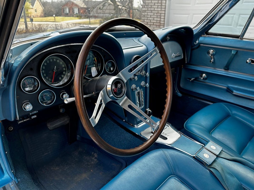 Chevrolet-Corvette-1965-14