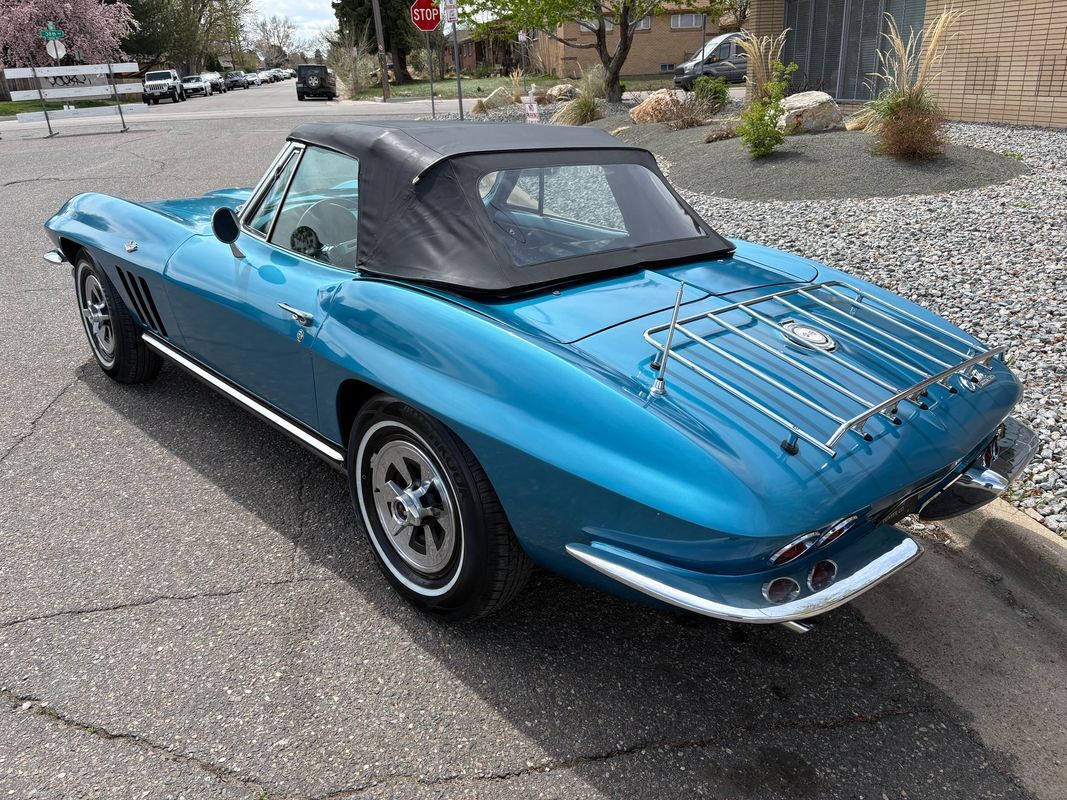 Chevrolet-Corvette-1965-28