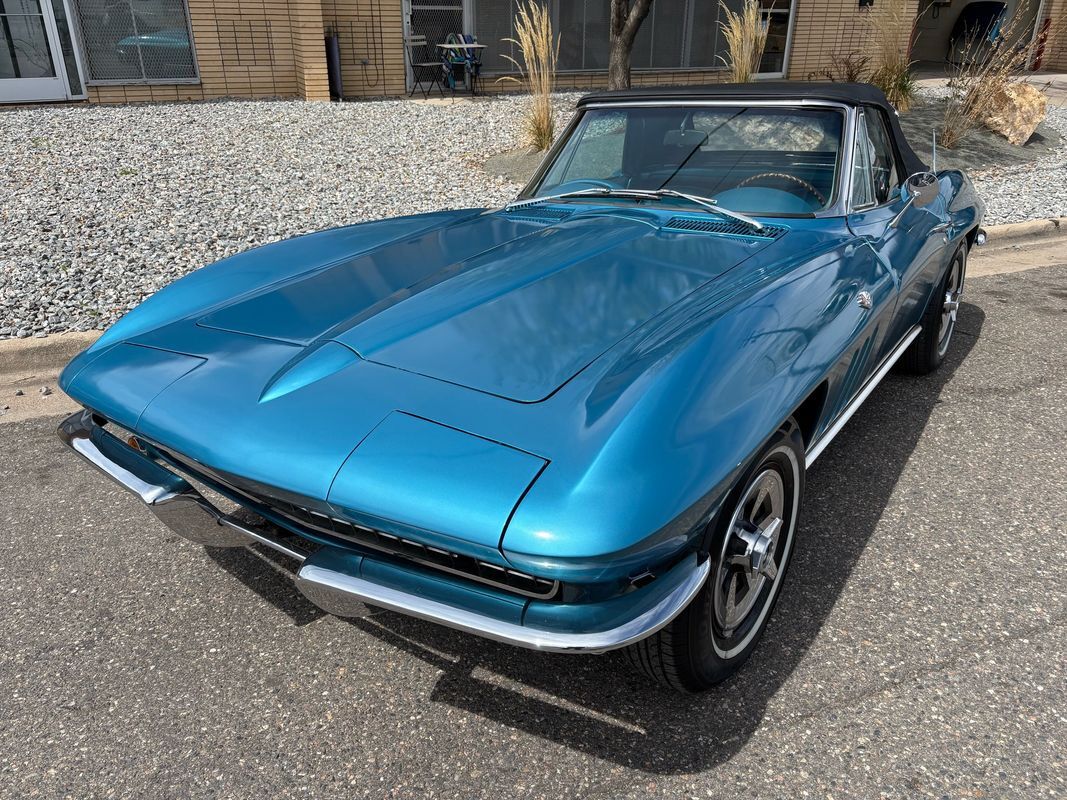 Chevrolet-Corvette-1965-30