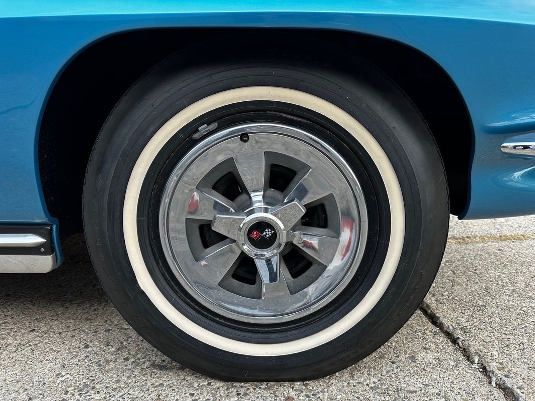 Chevrolet-Corvette-1965-31
