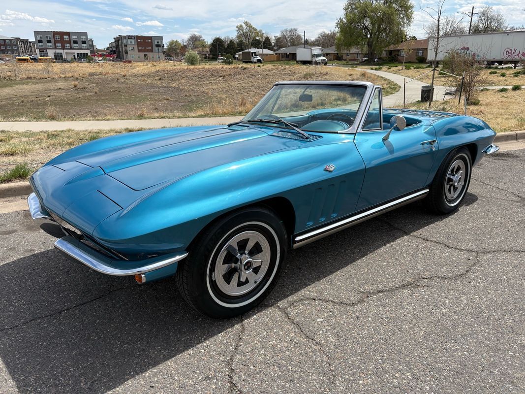Chevrolet Corvette 1965 --