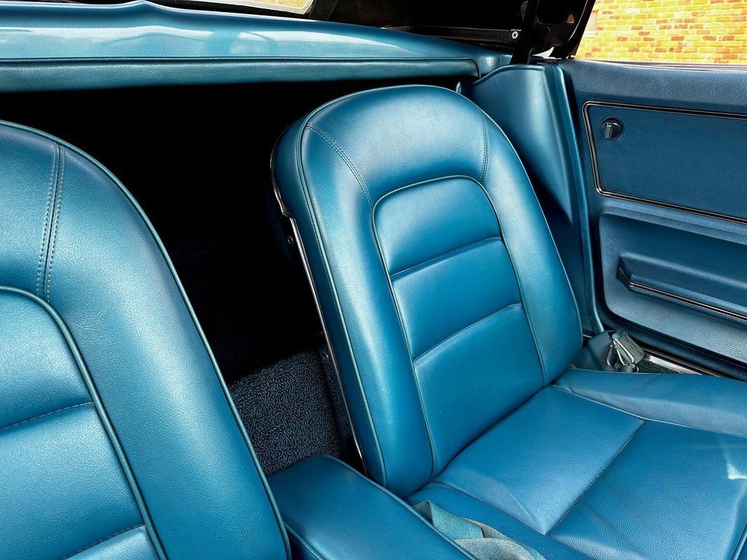 Chevrolet-Corvette-1965-32