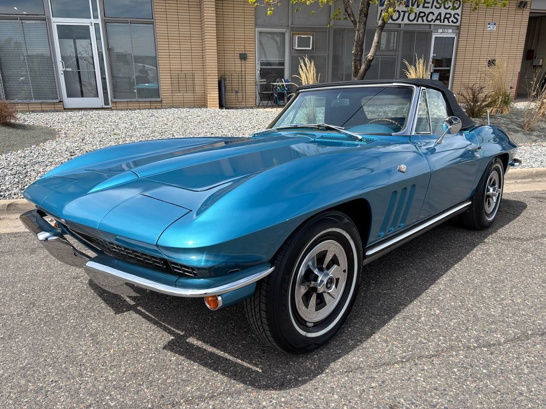Chevrolet-Corvette-1965-32