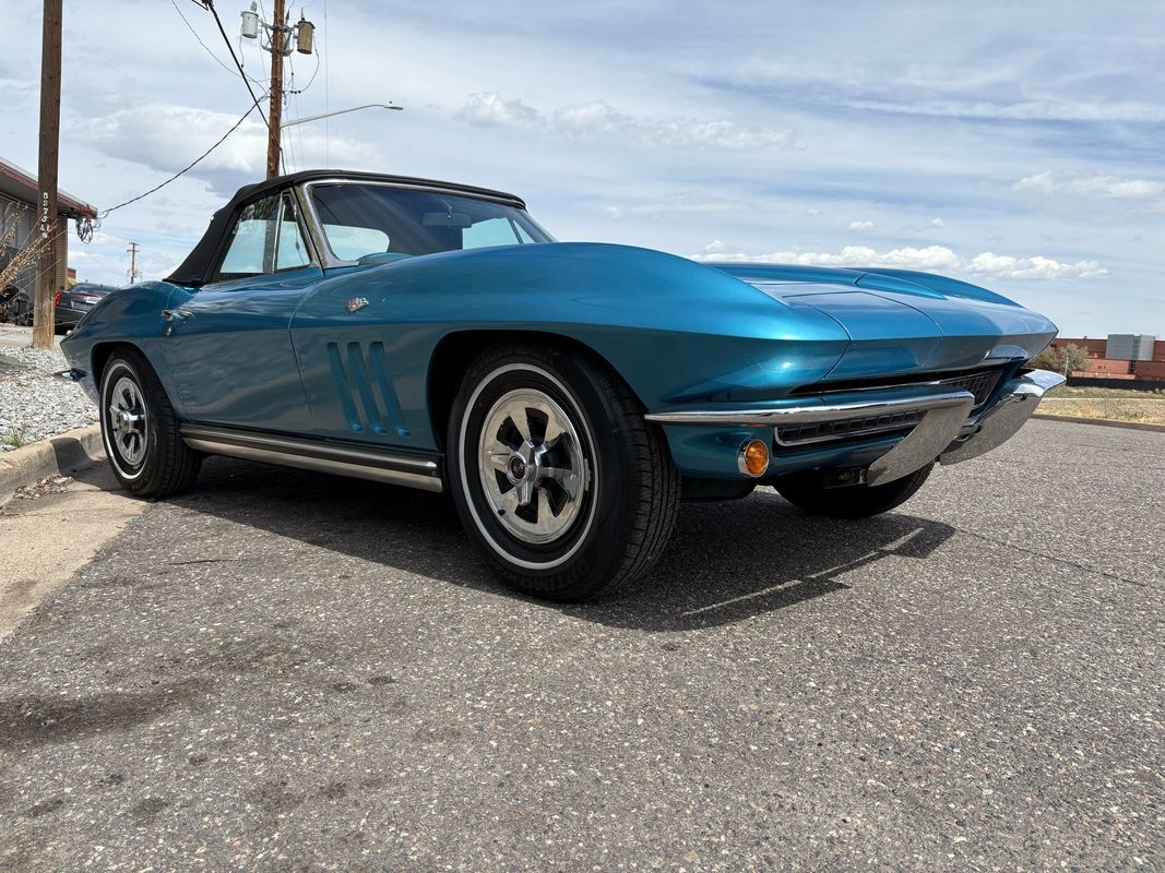 Chevrolet-Corvette-1965-33