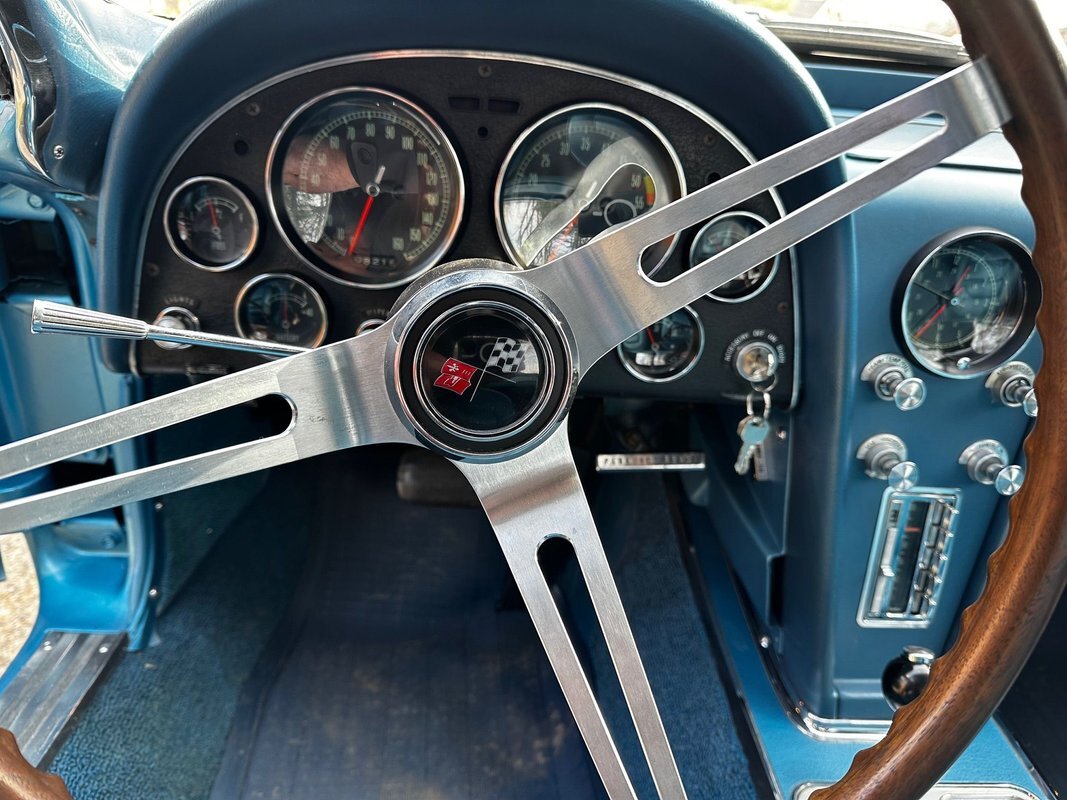 Chevrolet-Corvette-1965-34