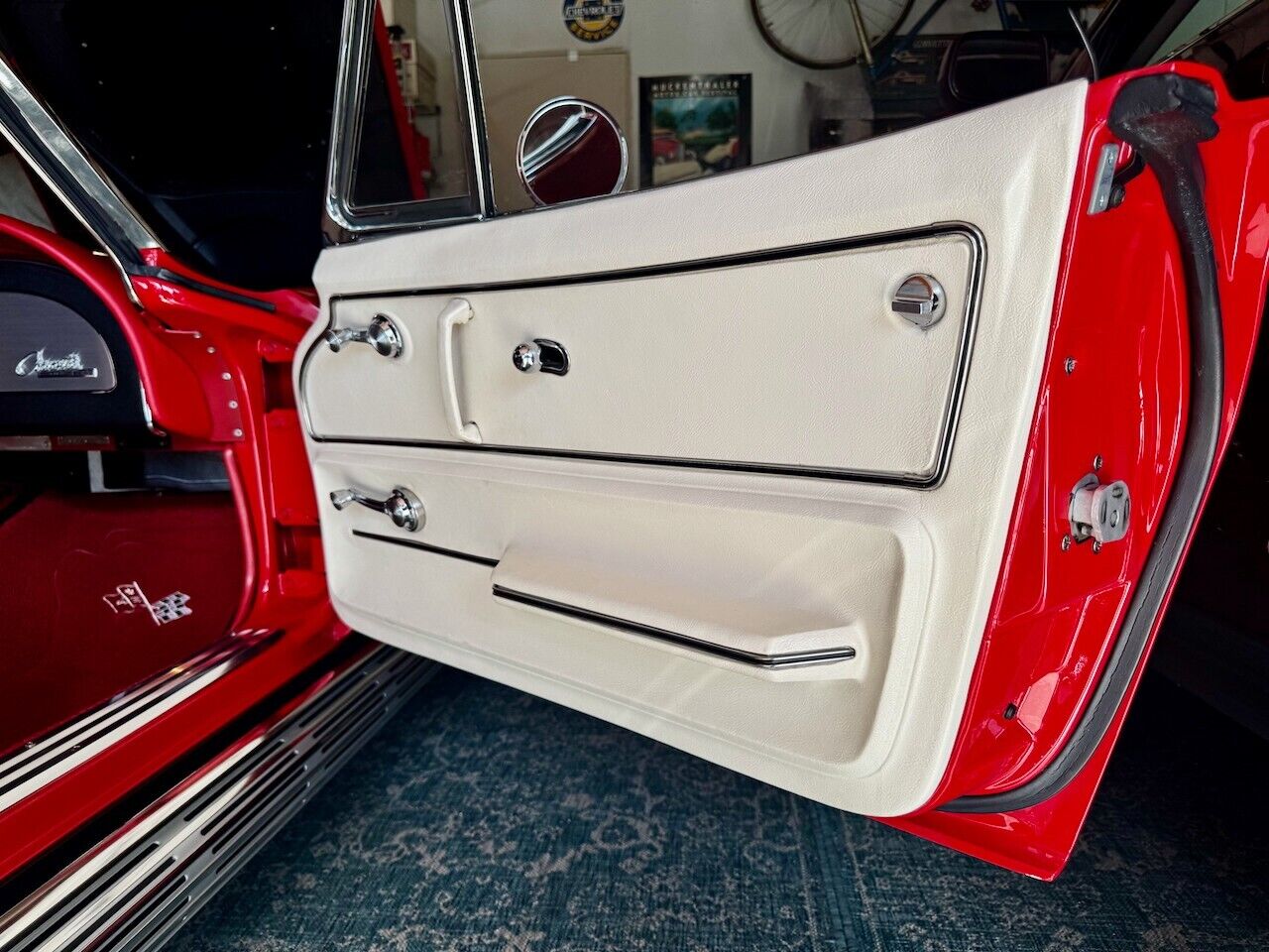 Chevrolet-Corvette-1965-Convertible-17