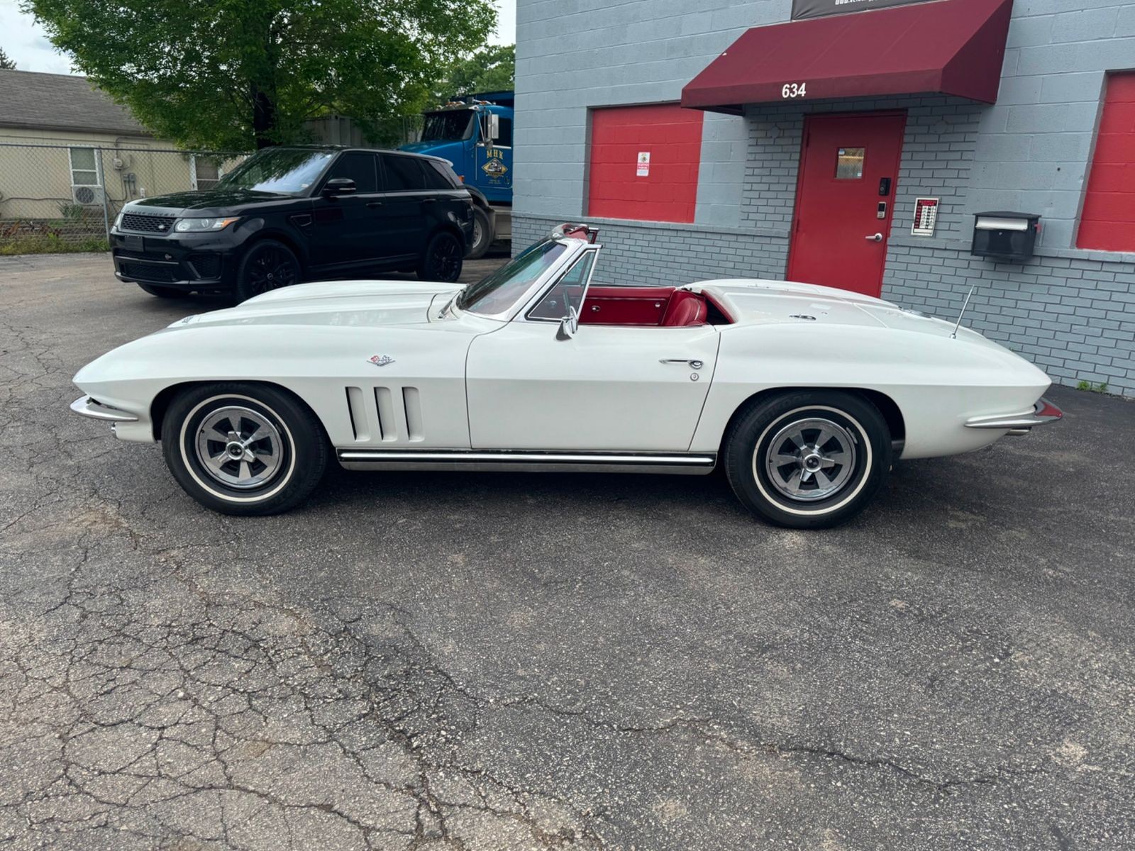 Chevrolet-Corvette-1965-Convertible-2