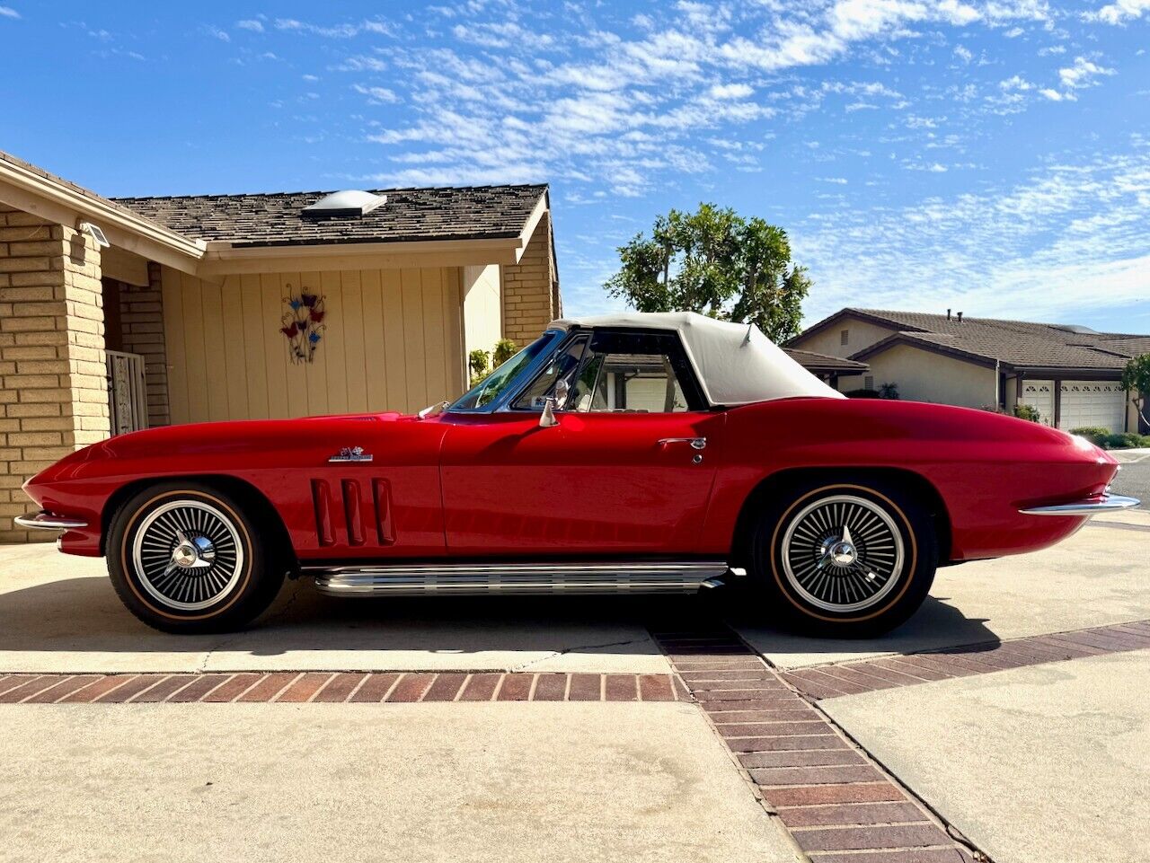 Chevrolet-Corvette-1965-Convertible-3