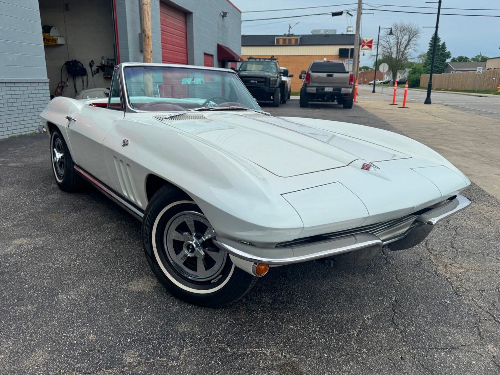Chevrolet-Corvette-1965-Convertible-6