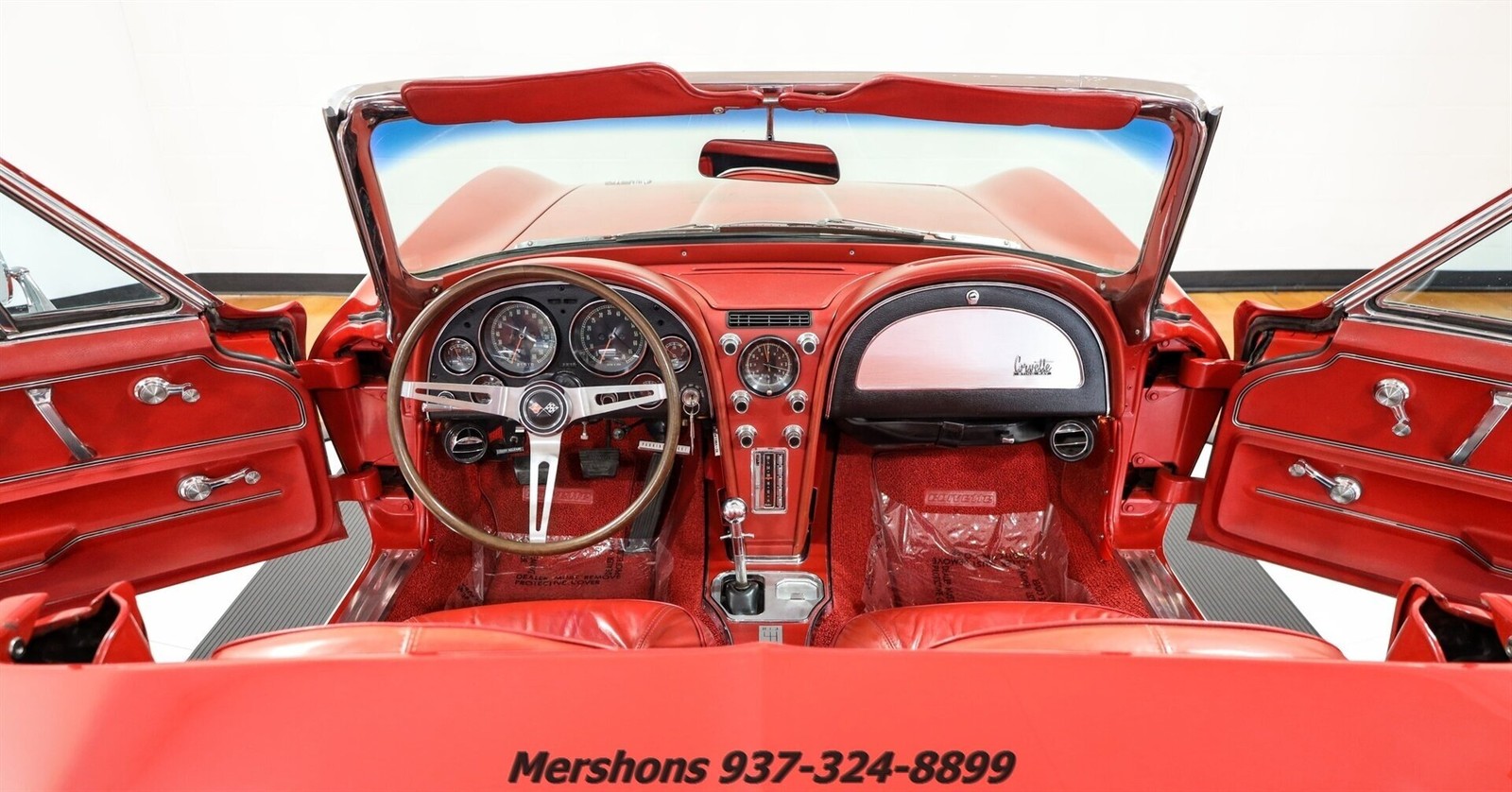 Chevrolet-Corvette-1966-Convertible-1