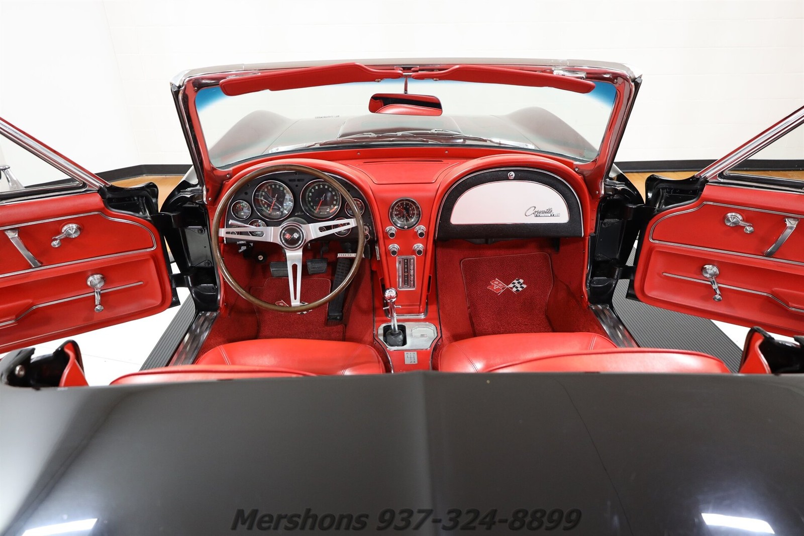 Chevrolet-Corvette-1966-Convertible-1