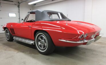 Chevrolet-Corvette-1966-Convertible-1