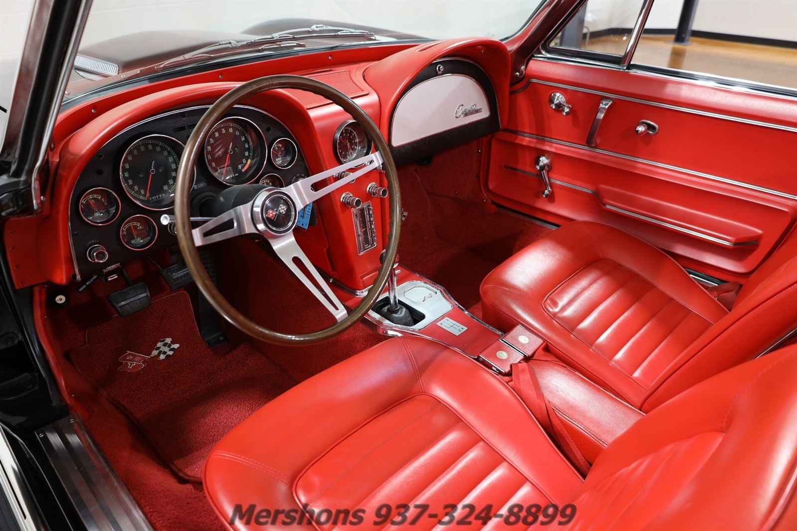 Chevrolet-Corvette-1966-Convertible-12