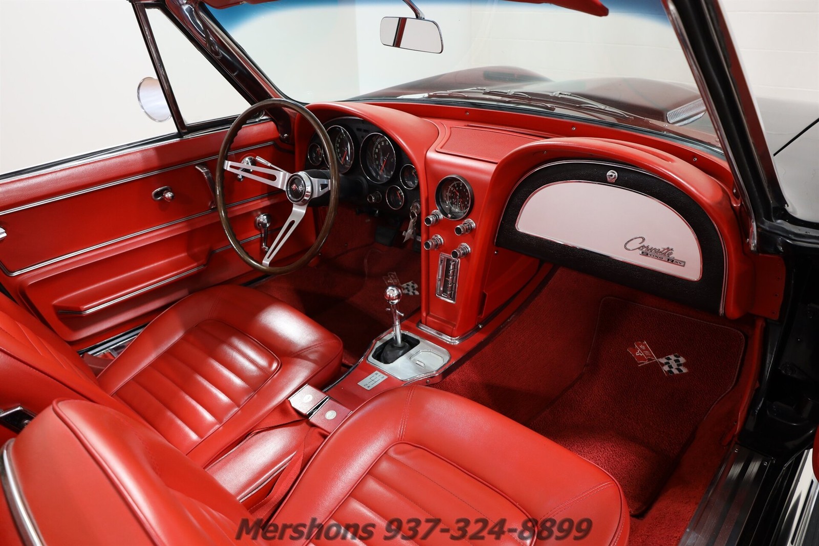 Chevrolet-Corvette-1966-Convertible-13