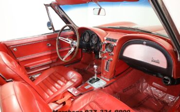 Chevrolet-Corvette-1966-Convertible-13