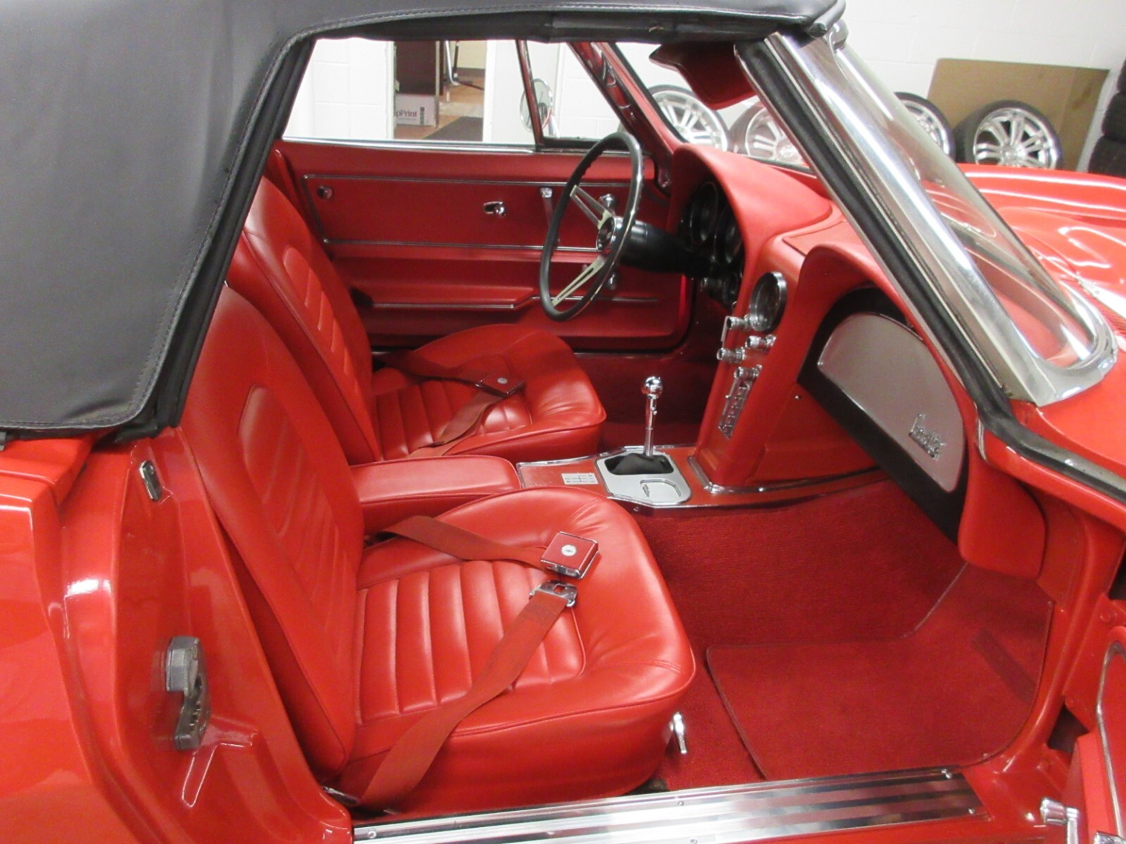Chevrolet-Corvette-1966-Convertible-15