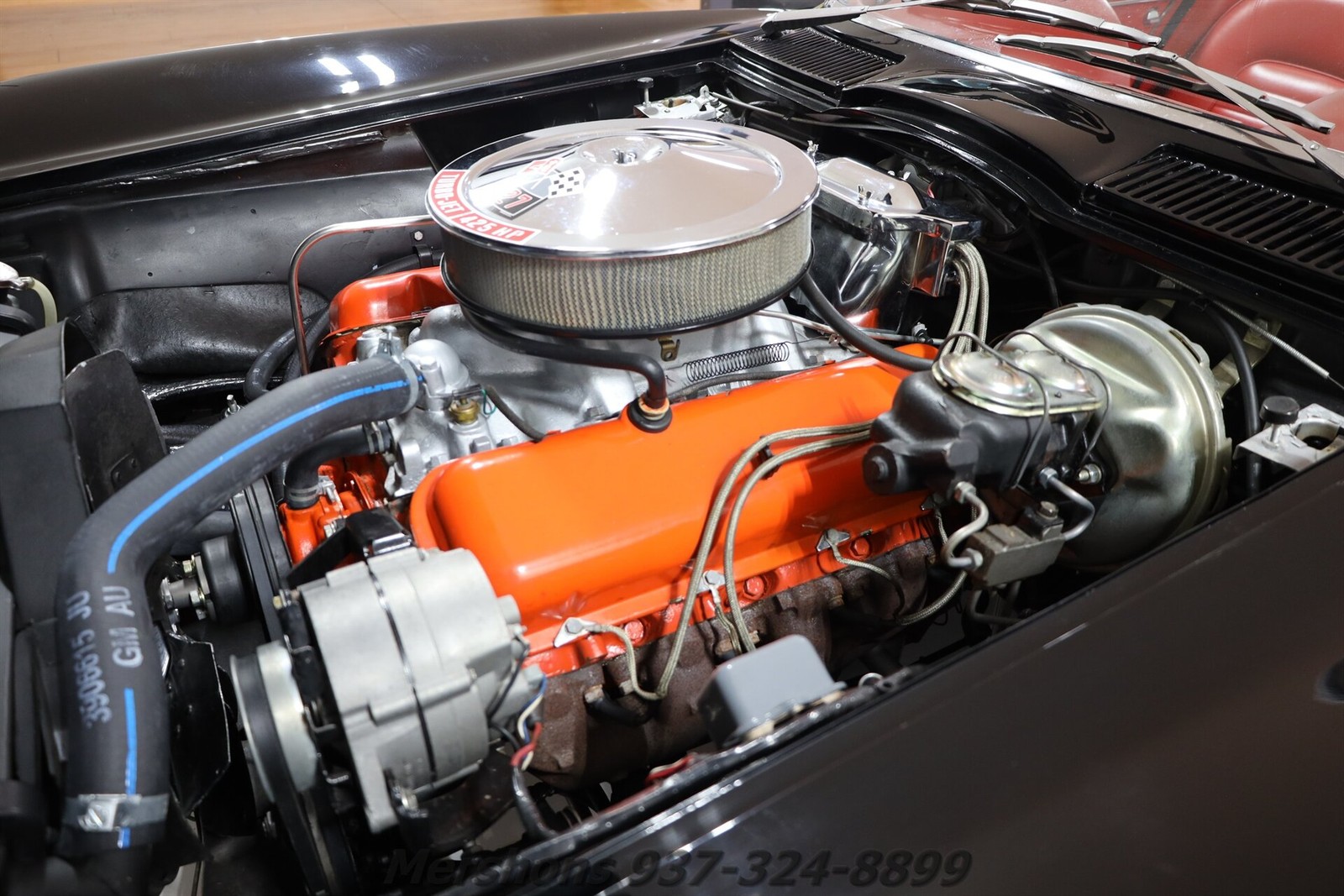 Chevrolet-Corvette-1966-Convertible-2