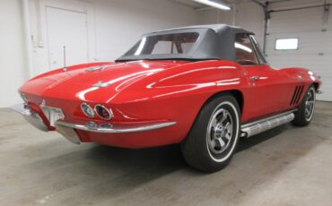 Chevrolet-Corvette-1966-Convertible-3