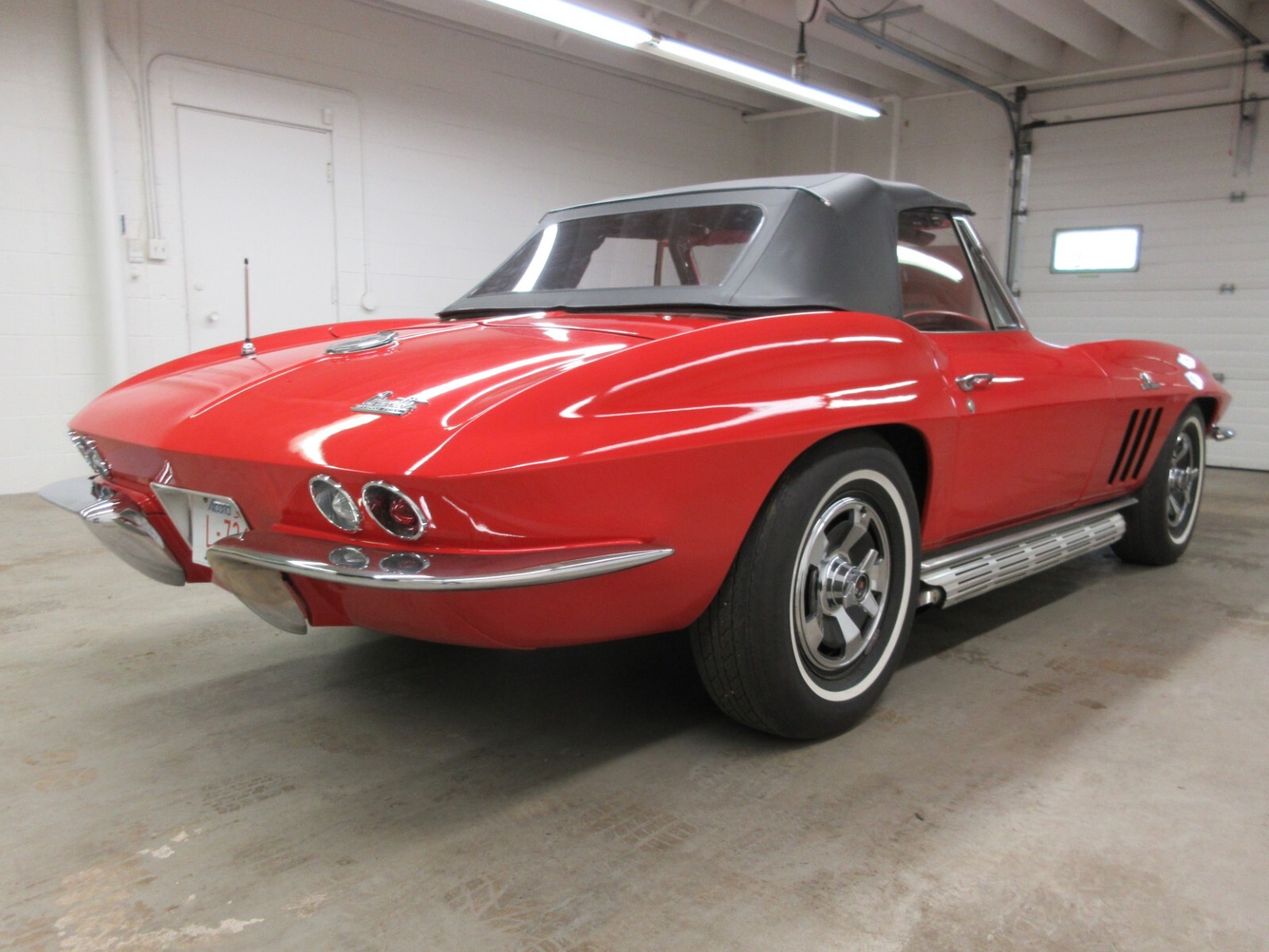 Chevrolet-Corvette-1966-Convertible-3