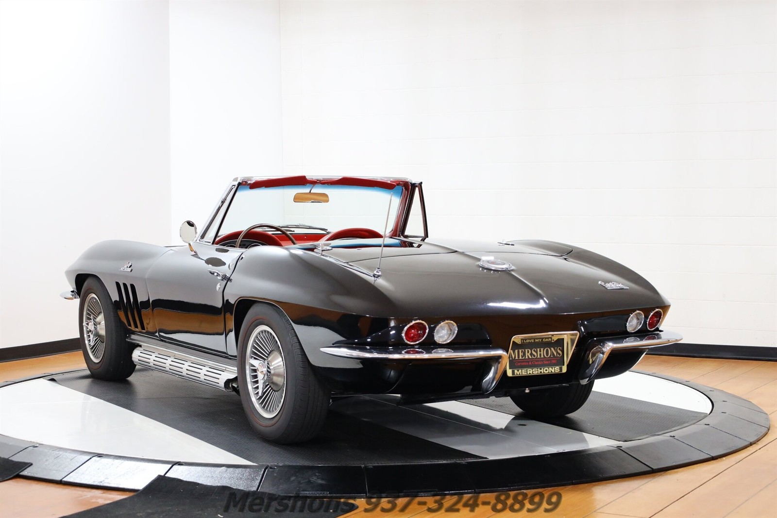 Chevrolet-Corvette-1966-Convertible-4