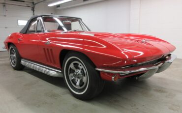 Chevrolet-Corvette-1966-Convertible-4