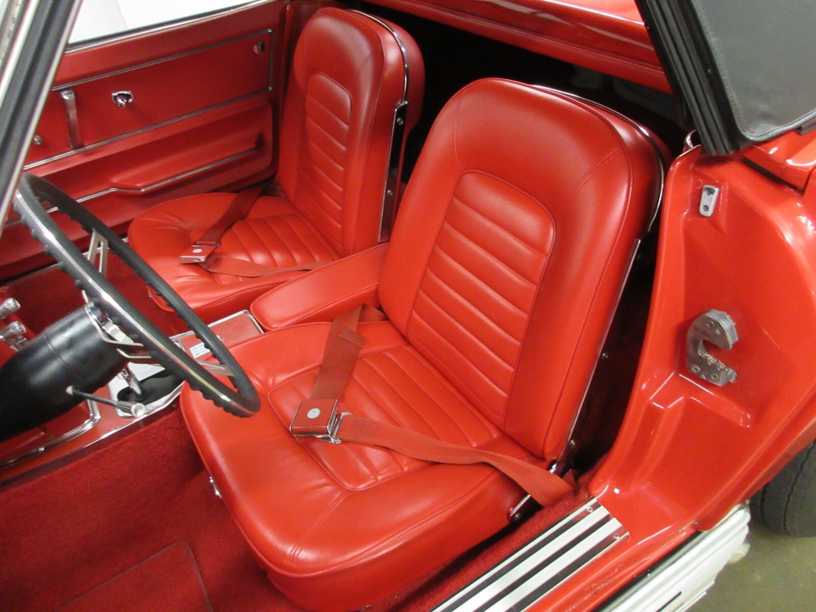 Chevrolet-Corvette-1966-Convertible-8