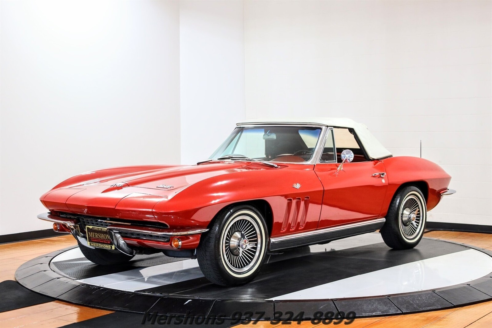 Chevrolet-Corvette-1966-Convertible-9