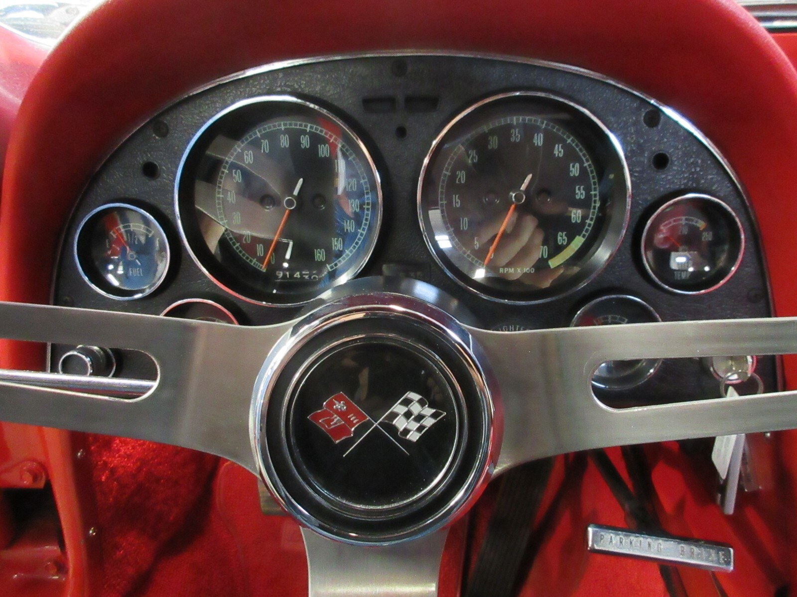 Chevrolet-Corvette-1966-Convertible-9