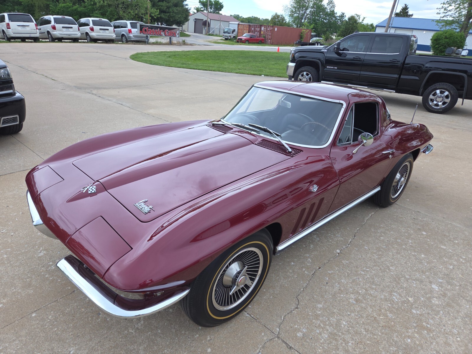 Chevrolet-Corvette-1966-Coupe-1