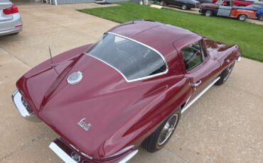 Chevrolet-Corvette-1966-Coupe-10