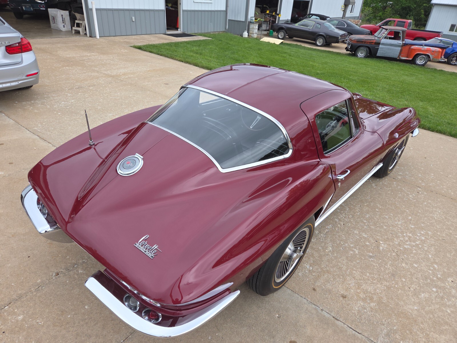 Chevrolet-Corvette-1966-Coupe-10