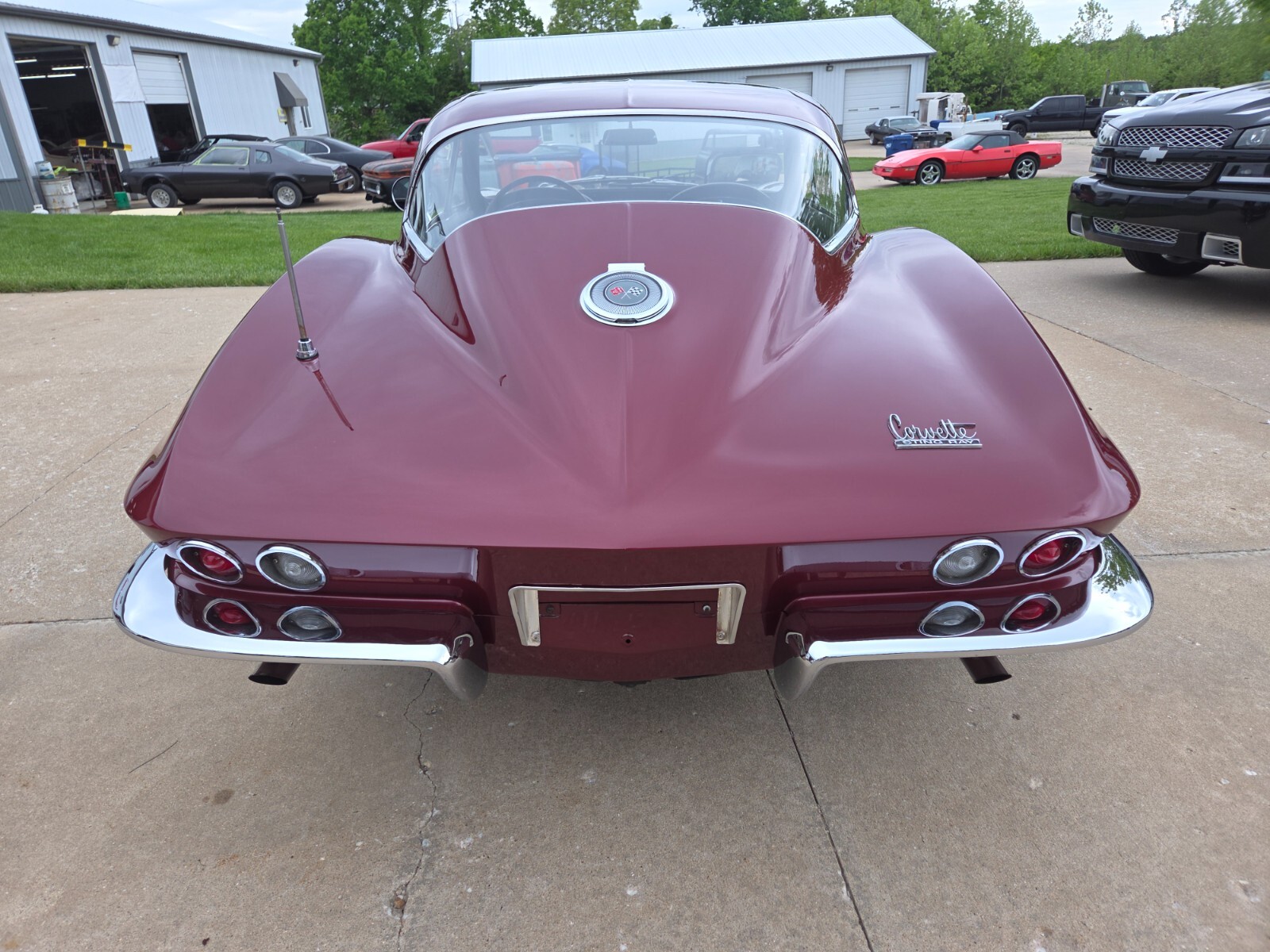 Chevrolet-Corvette-1966-Coupe-12