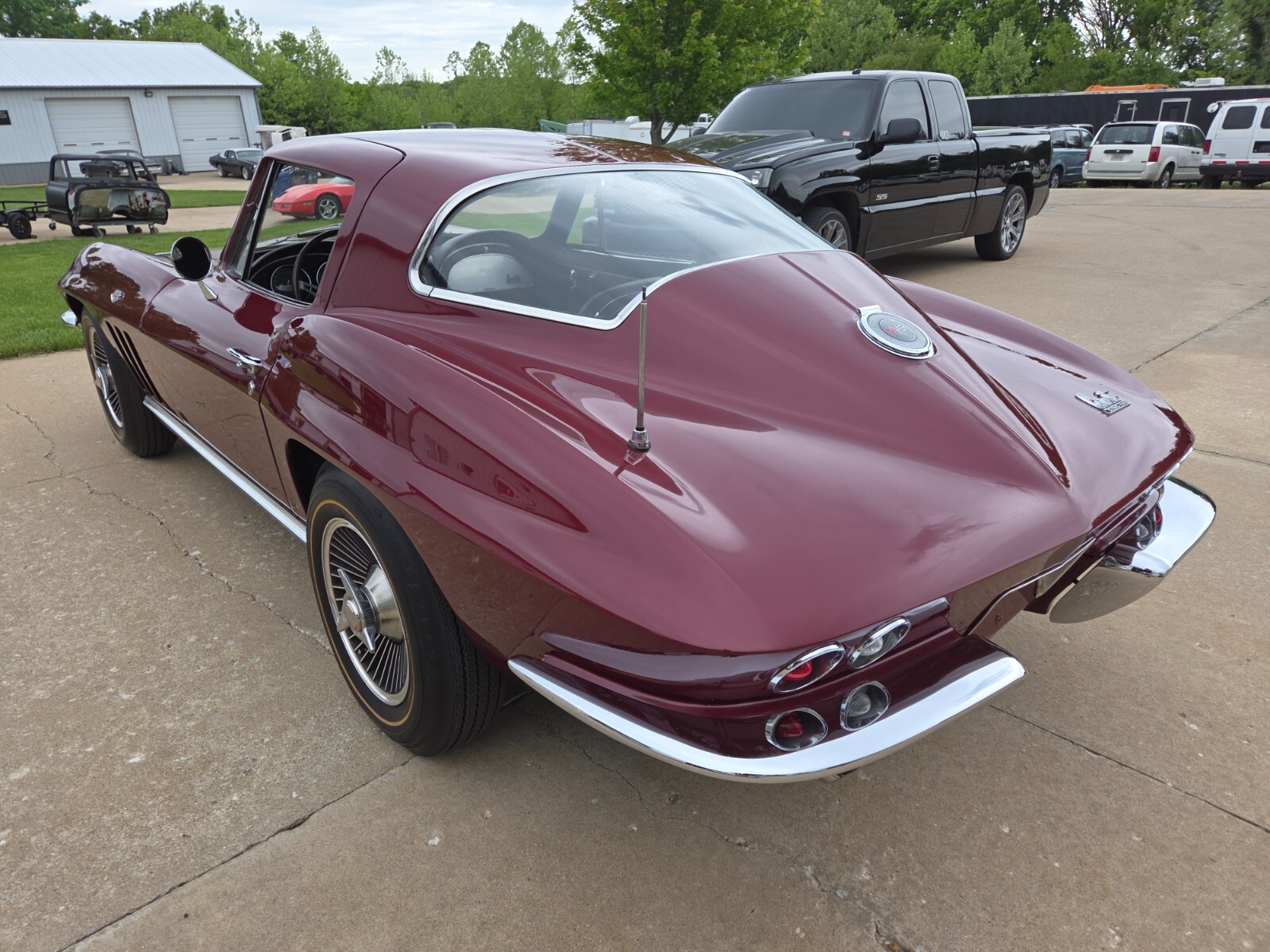 Chevrolet-Corvette-1966-Coupe-14