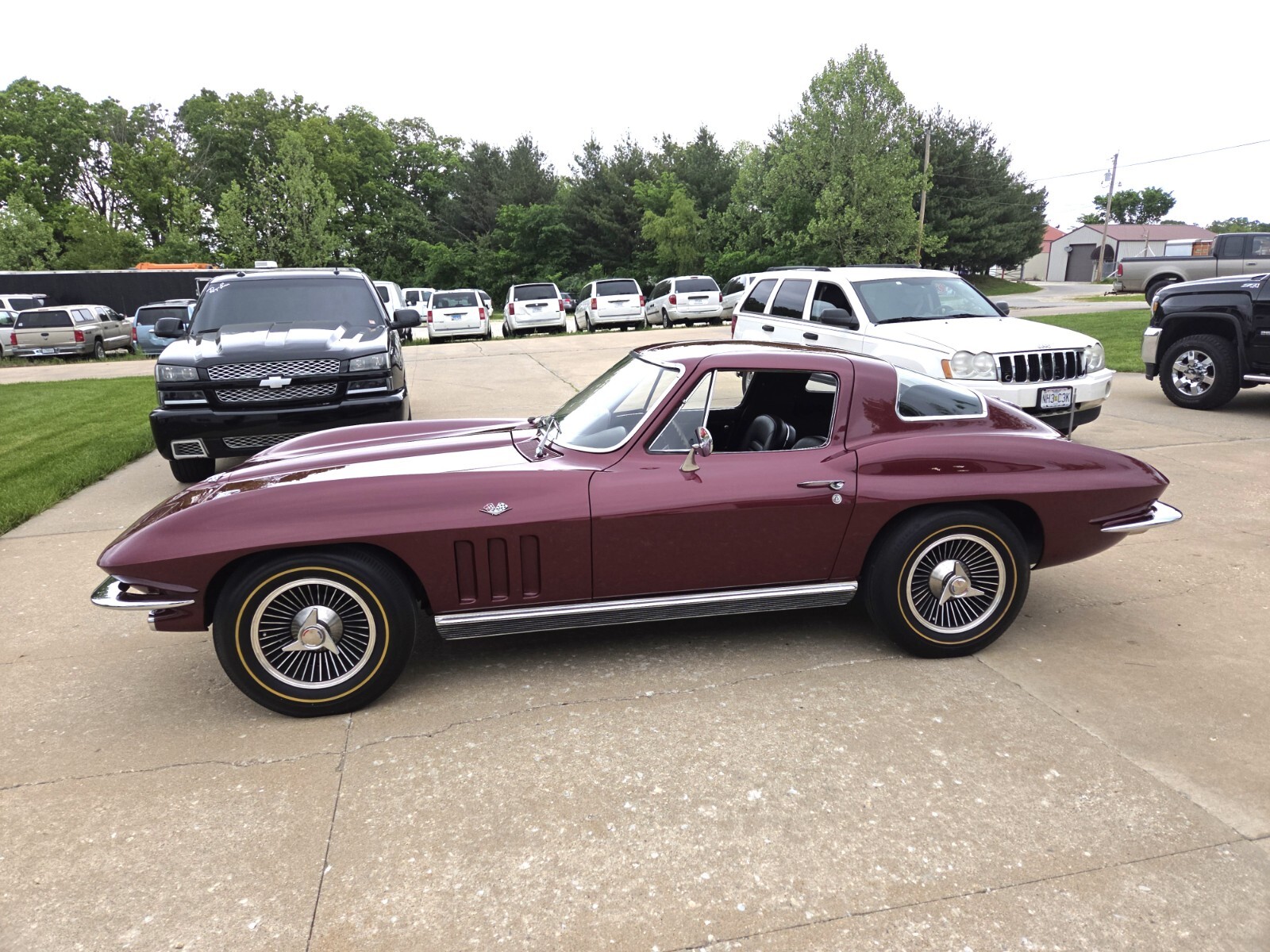 Chevrolet-Corvette-1966-Coupe-16