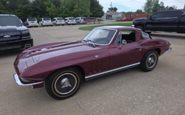 Chevrolet-Corvette-1966-Coupe-17