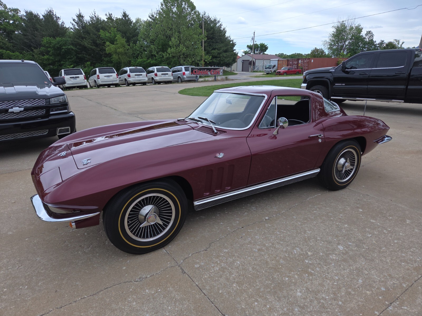 Chevrolet-Corvette-1966-Coupe-17