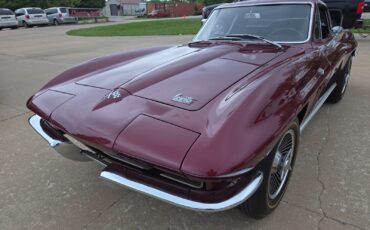Chevrolet-Corvette-1966-Coupe-2