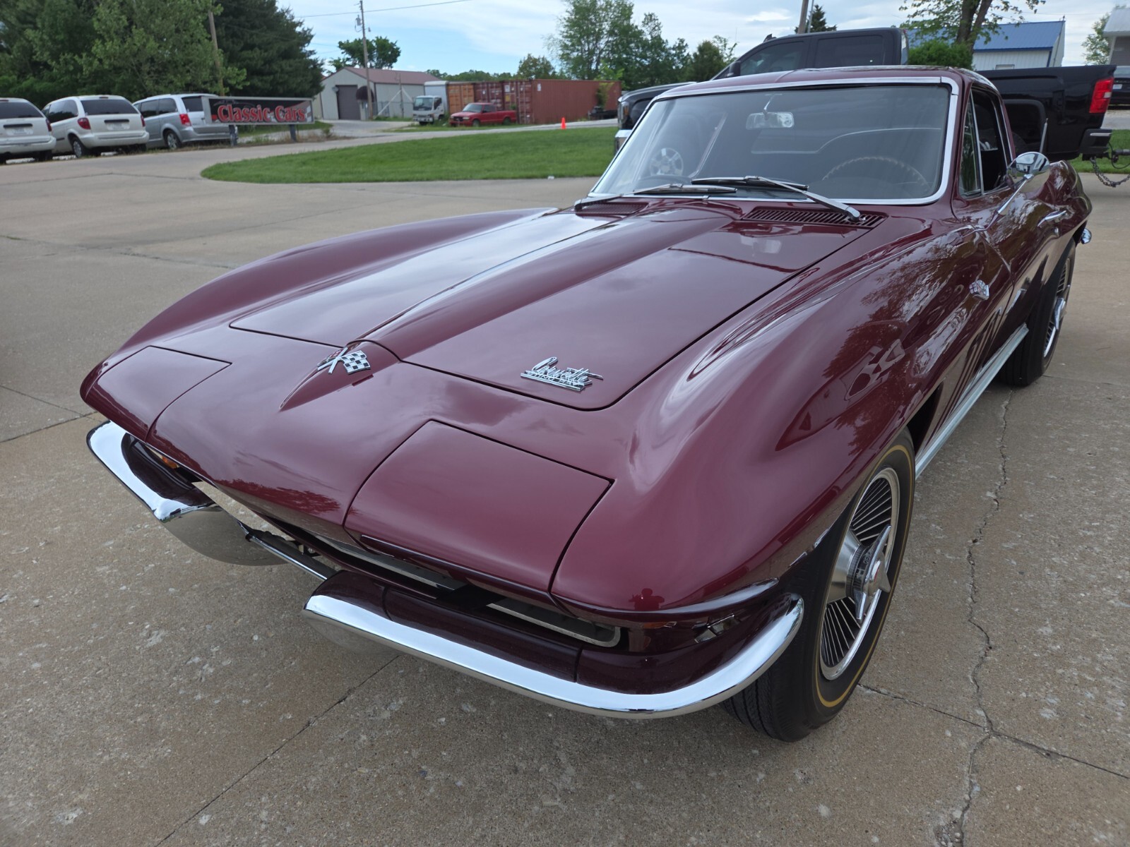 Chevrolet-Corvette-1966-Coupe-2