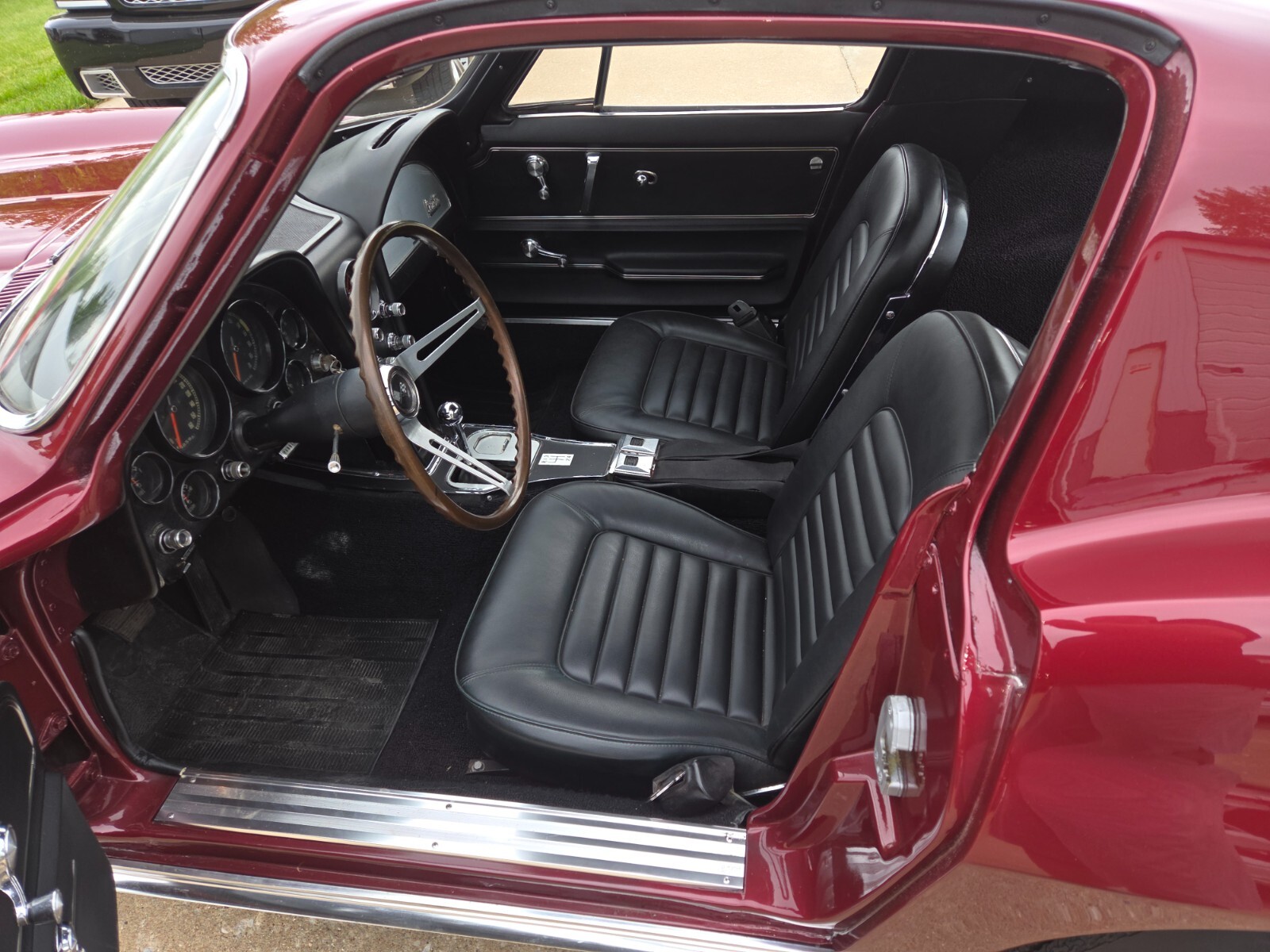 Chevrolet-Corvette-1966-Coupe-20