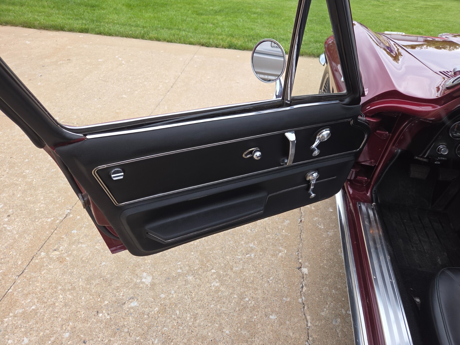 Chevrolet-Corvette-1966-Coupe-22