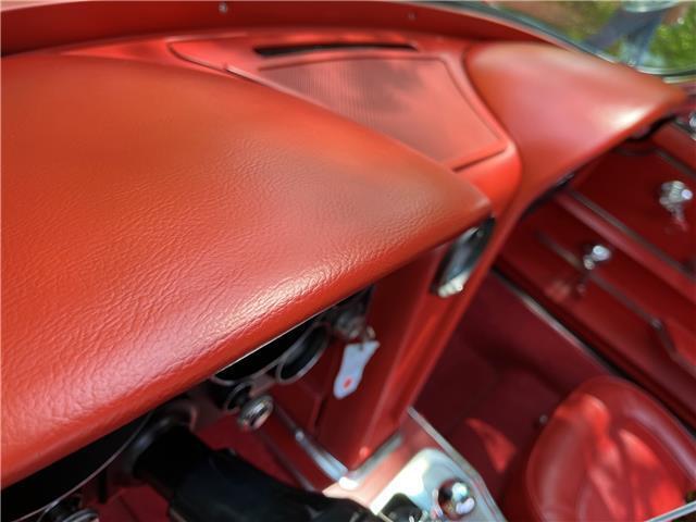Chevrolet-Corvette-1967-CONVT-20