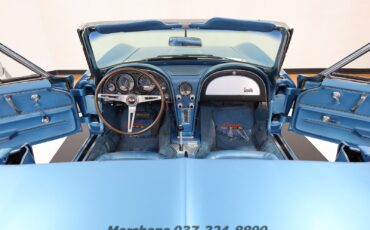 Chevrolet-Corvette-1967-Convertible-1