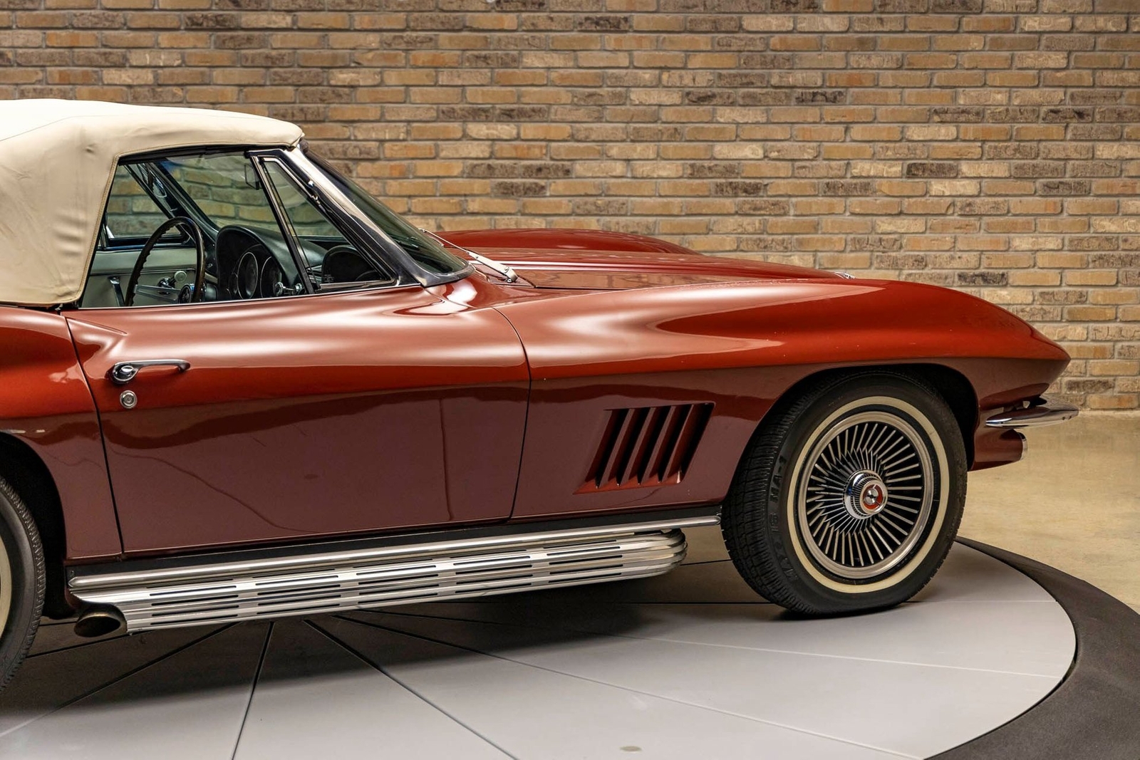 Chevrolet-Corvette-1967-Convertible-10