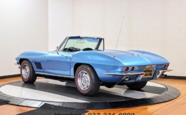 Chevrolet-Corvette-1967-Convertible-4